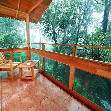 Misty Mountain Experience Hotel Pirmed Exterior photo