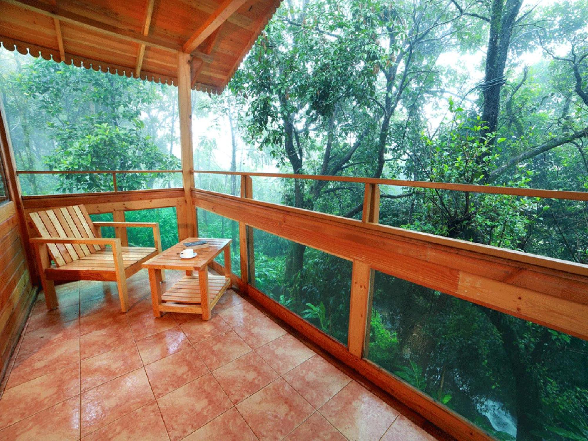 Misty Mountain Experience Hotel Pirmed Exterior photo