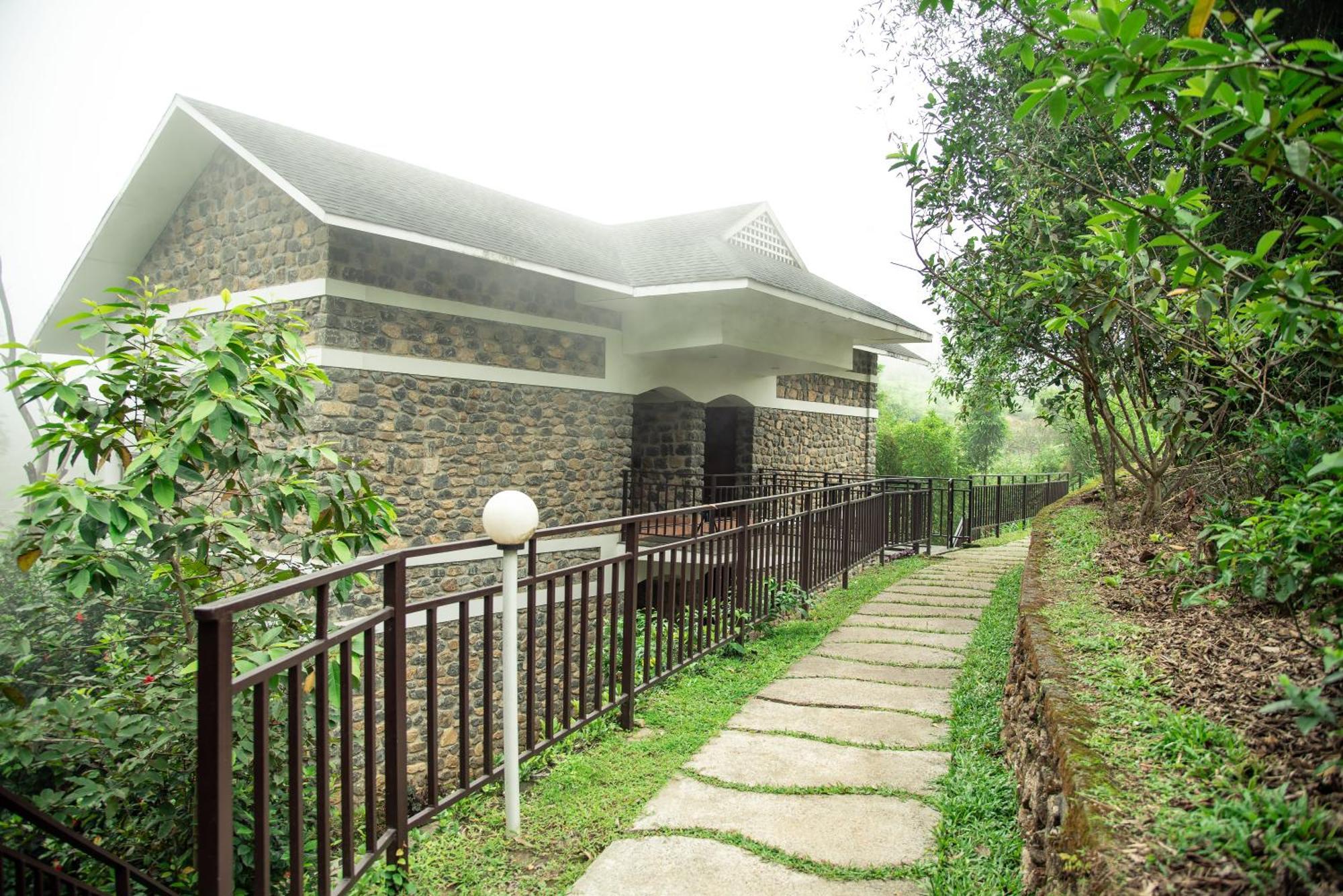 Misty Mountain Experience Hotel Pirmed Exterior photo