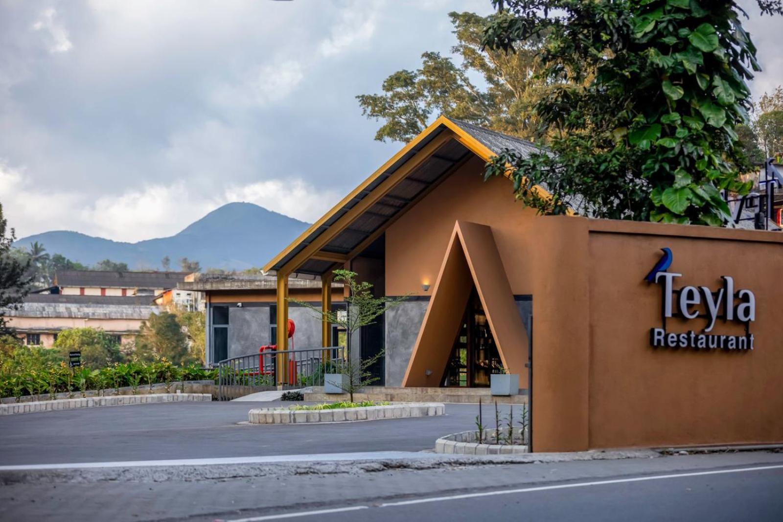 Misty Mountain Experience Hotel Pirmed Exterior photo